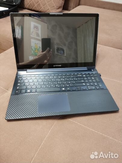 Ноутбук Samsung NP880Z5E i7-3635QM 15.6