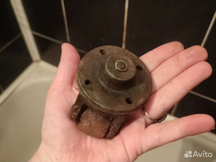 Чугунное колесо (ролик) от советского пианино