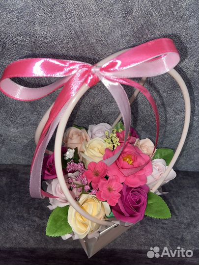 Розы красные