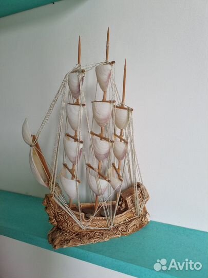 Кораблик сувенир из ракушек