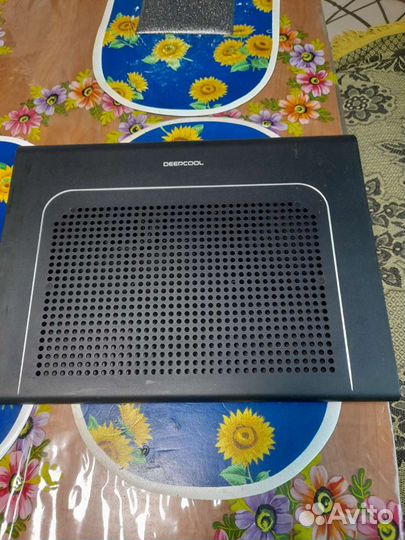Подставка с охлаждением