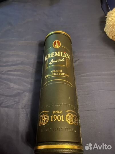 Кожаная туба из под водки Kremlin