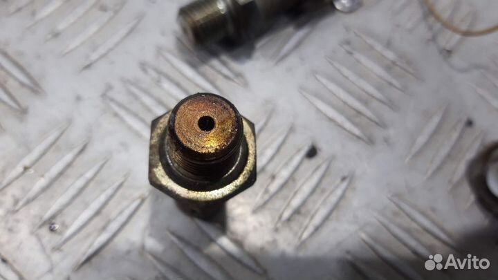 Датчик давления масла двигателя K4M Renault