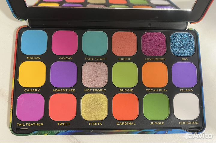 Палетка теней revolution