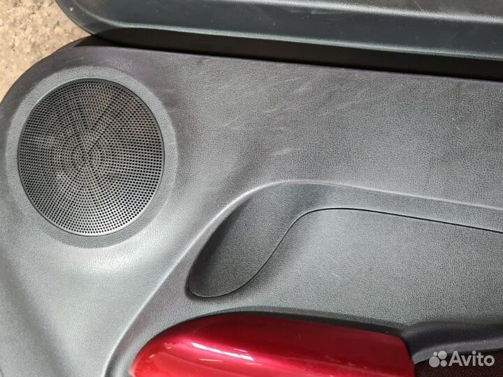 Обшивка двери передняя Nissan Juke F15 1.6 DDT