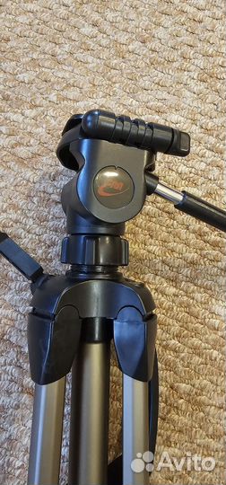Штатив для фотоаппарата