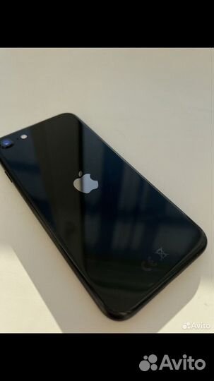 iPhone SE, 64 ГБ