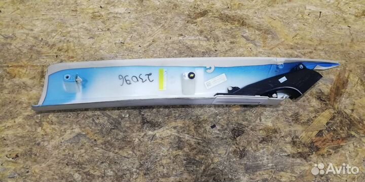 Обшивка стойки передняя правая верхняя Land Rover