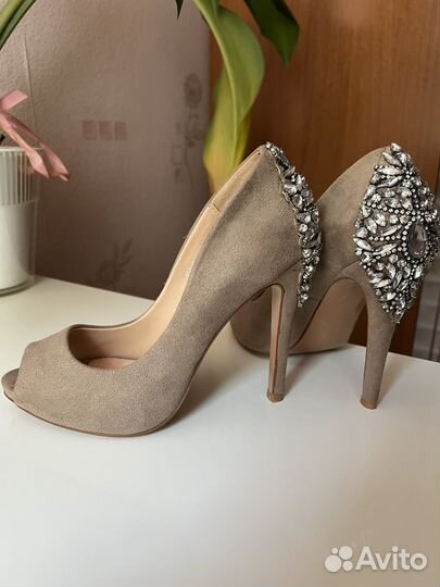 Туфли женские 36 размер замшевые бежевые