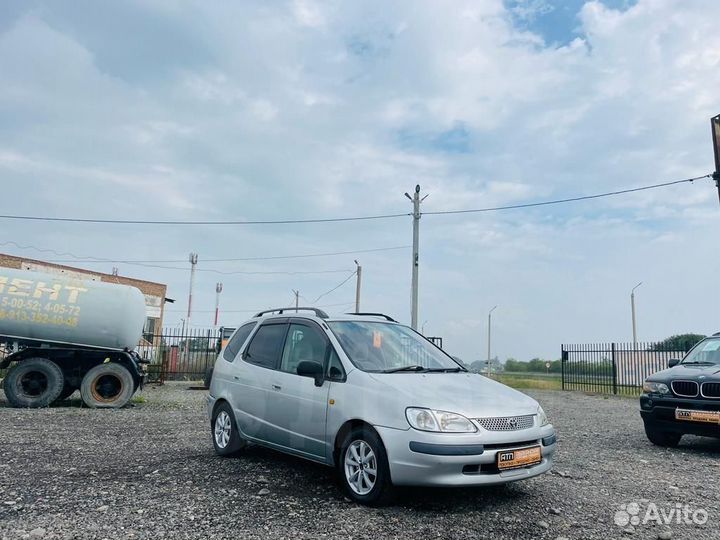 Toyota Corolla Spacio 1.6 AT, 1997, 200 000 км