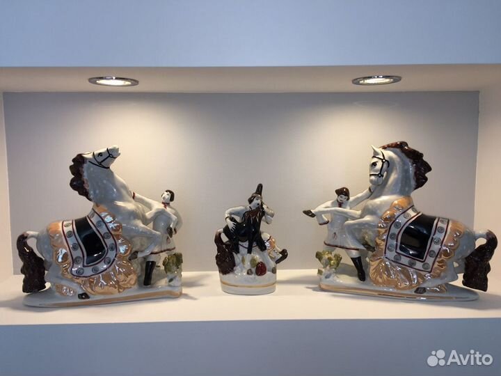 Фарфоровые статуэтки триптих «Конёк Горбунок»