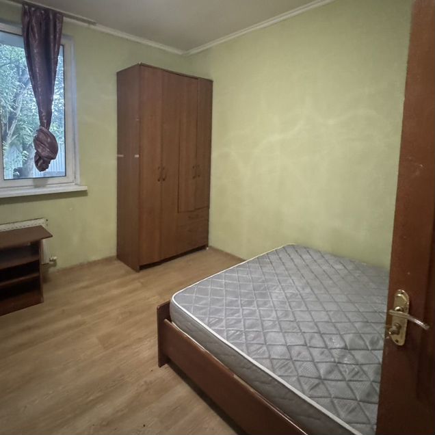 Комната 17 м² в 3-к., 1/3 эт.