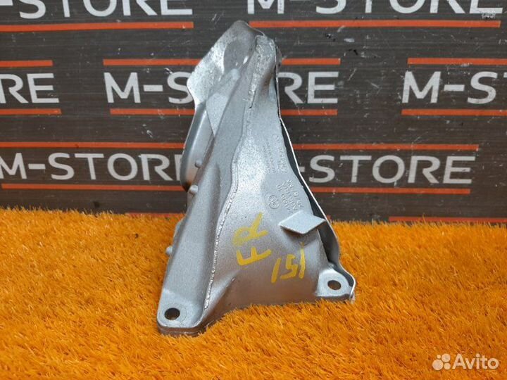 Кронштейн подушки двигателя передний правый Bmw