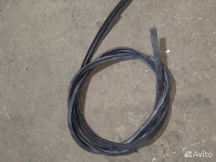 Уплотнитель кабины Fuso Canter