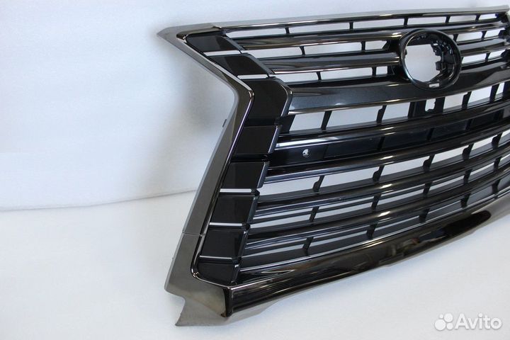 Решетка радиатора Lexus LX 570 Black Vision