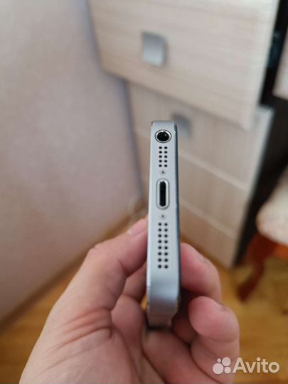 Телефон iPhone 5s