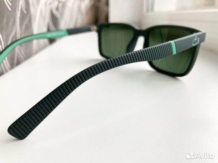 Поляризационные очки Lacoste солнцезащитные