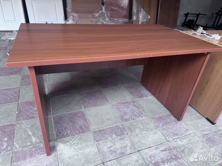 Письменный стол 80 на 140 бу