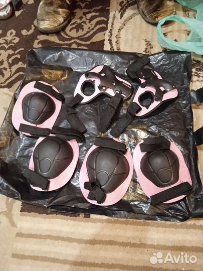 Роликовые коньки