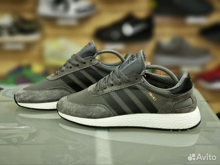 Кроссовки Adidas Iniki