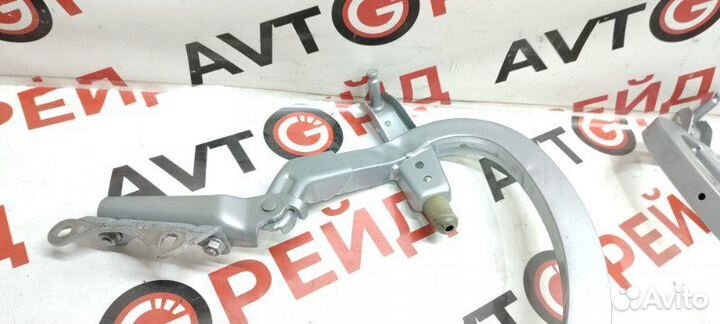 Петля крышки багажника Audi A6 4G CGW 18.04.2011