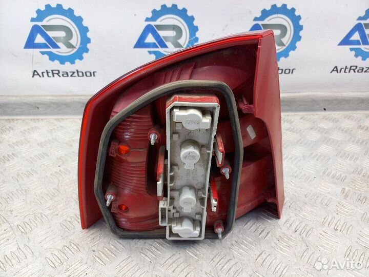 Фонарь задний правый Skoda Octavia A5 2.0 BKD 140