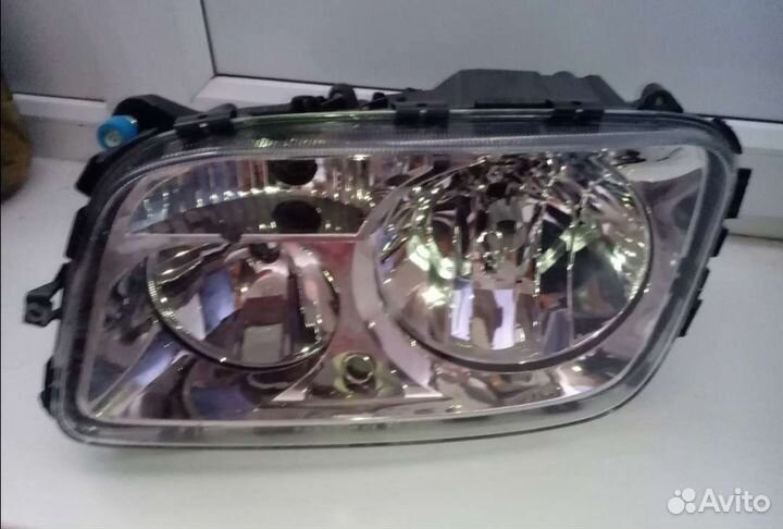 Фара mercedes benz actros