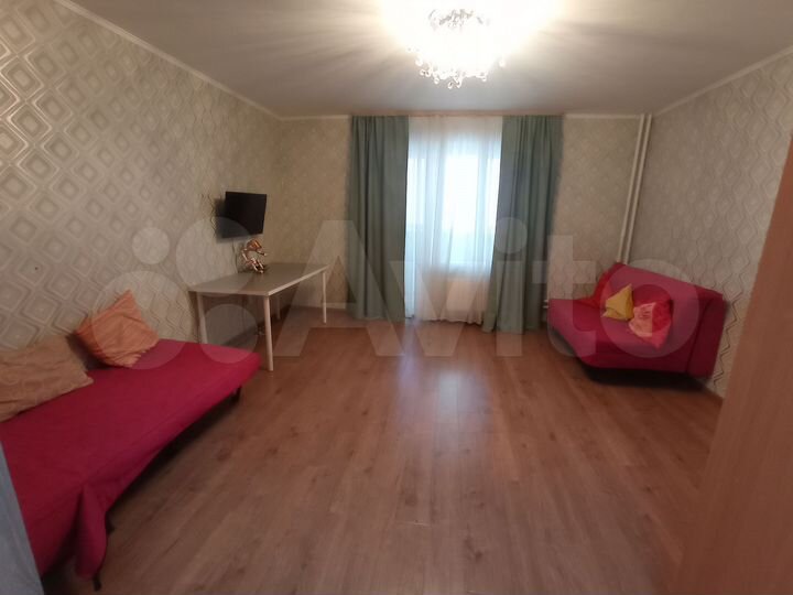 2-к. квартира, 65 м², 1/10 эт.