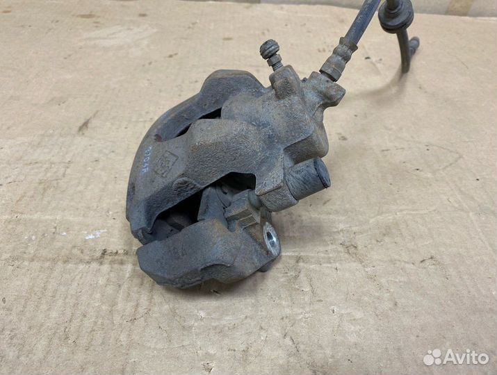 Суппорт тормозной передний правый Renault Sandero