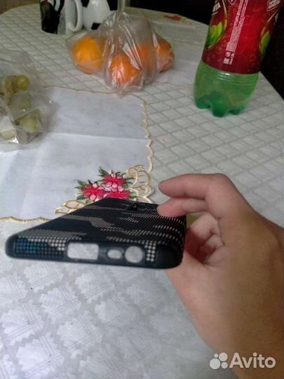 Чехол на телефон