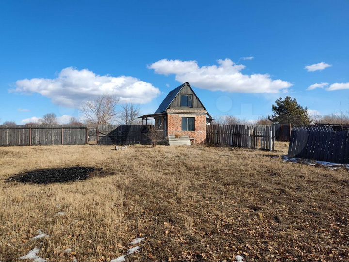 Дача 20 м² на участке 6 сот.