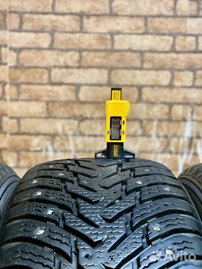 Nokian Tyres Hakkapeliitta 8 SUV 235/60 R17