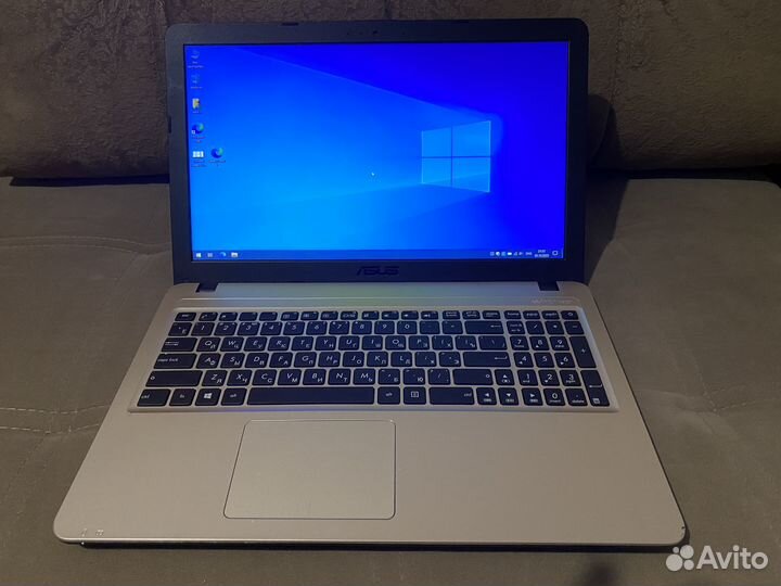 Ноутбук Asus Core i3 8Гб SSD Samsung 250 Гб