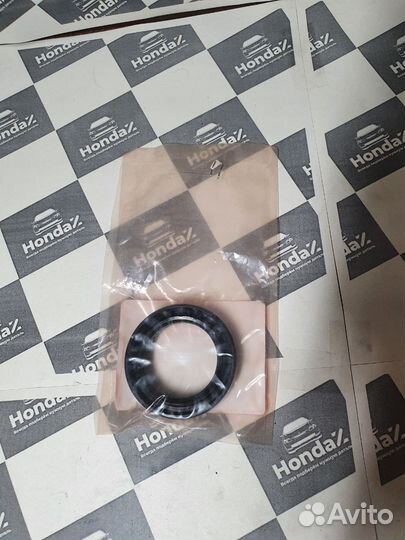 Сальник редуктора заднего левый Honda CR-V