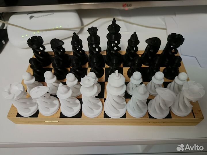 Шахматы ручной работы из пластика