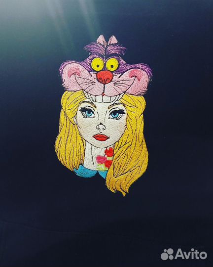 Машинная вышивка на одежде