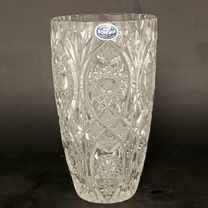 Люди купаются в море. Ныряние с яхты. Bosphorus cross continental swim. Поплыть больший. Волны на воде от лодки.