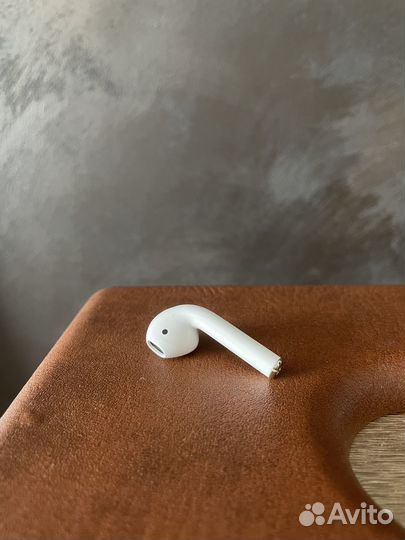 AirPods 1 gen левый наушник