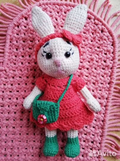 Мягкая игрушка заяц связанный крючком