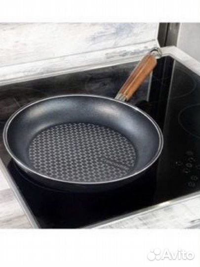 Сковорода новая 24см 28см