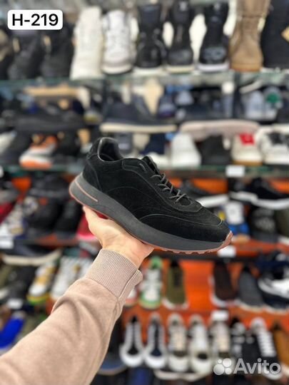 Брендовые кроссовки