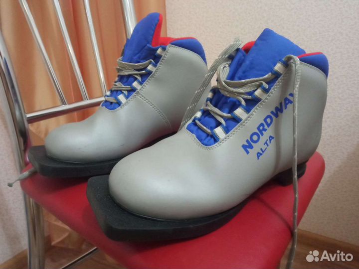 Лыжные ботинки 35р