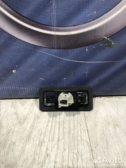 Подсветка номера фонарь Nissan almera G15 Лев