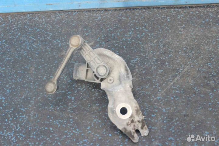 Датчик высоты дорожного просвета Volkswagen Touare