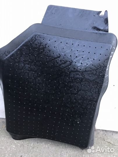 Коврик. Автомобильный напольный