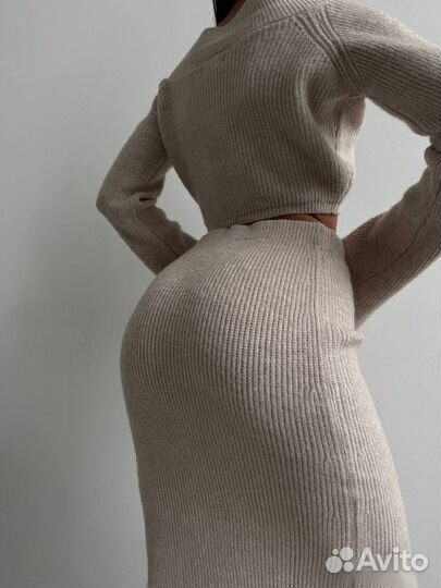 Костюм юбка с джемпером вязаный