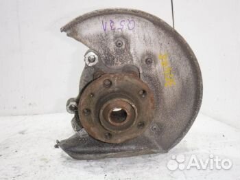 Кулак задний левый Ауди Q5 8R