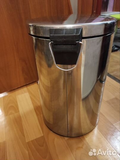 Ведро с педалью 20 литров