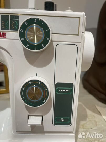 Швейная машина Janome Le22