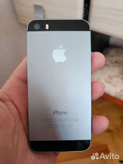 Телефон iPhone 5s